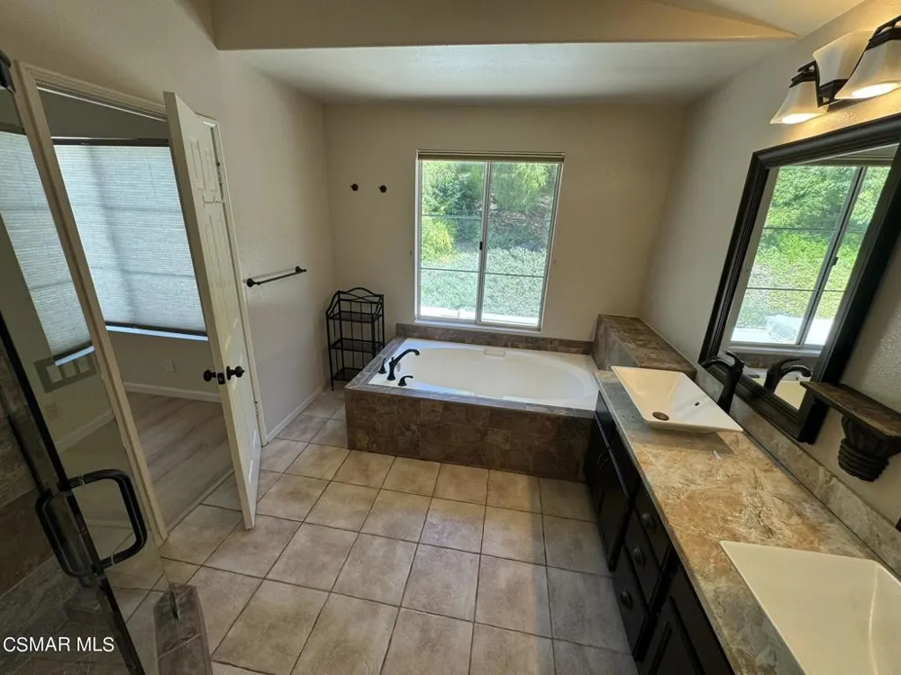 18635 Nathan Hill Drive #11 Canyon Country, CA 91351