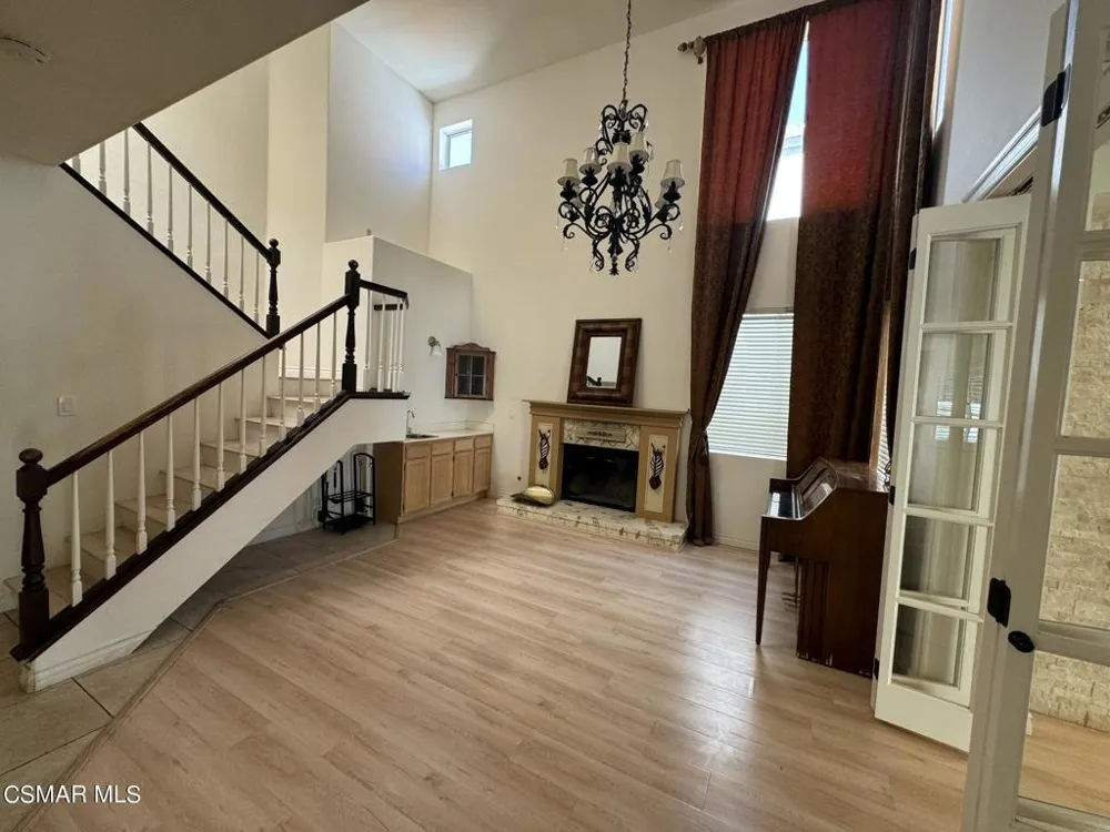 18635 Nathan Hill Drive #11 Canyon Country, CA 91351