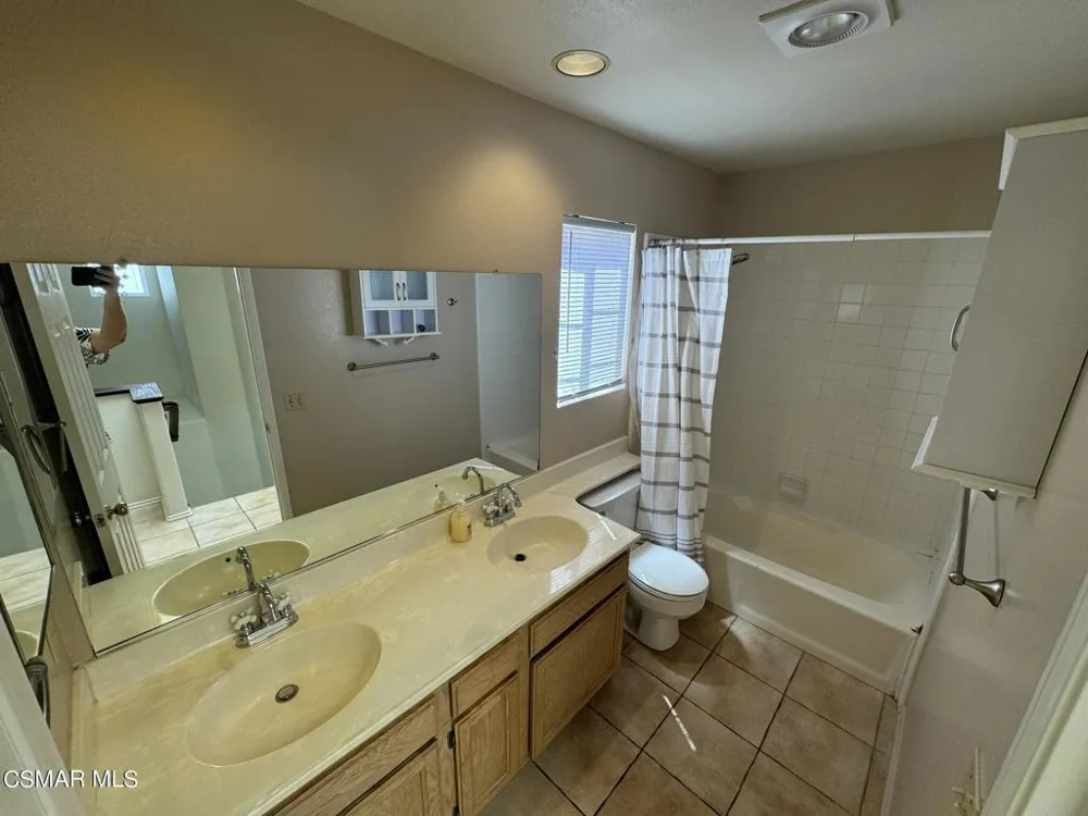18635 Nathan Hill Drive #11 Canyon Country, CA 91351