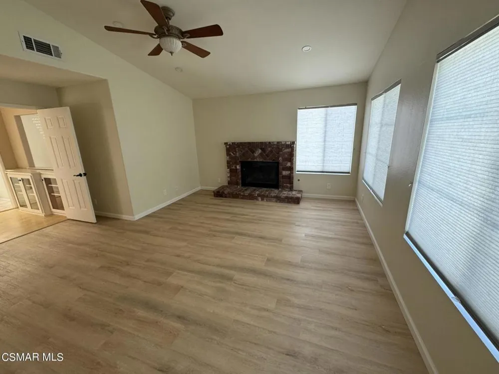 18635 Nathan Hill Drive #11 Canyon Country, CA 91351