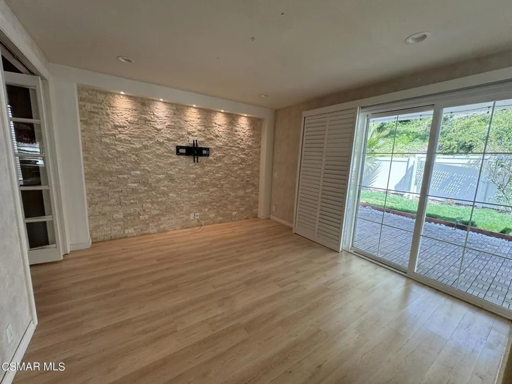 18635 Nathan Hill Drive #11 Canyon Country, CA 91351