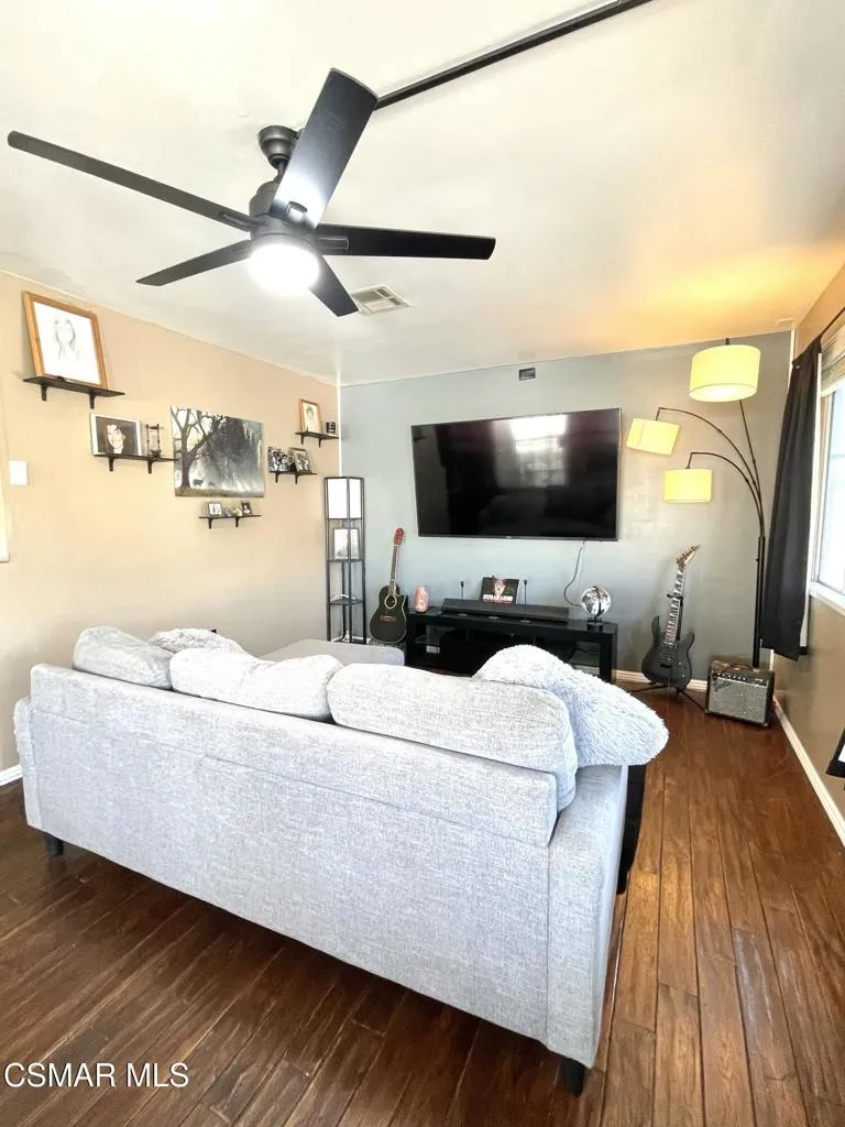 21500 Lassen Street #117 Chatsworth, CA 91311
