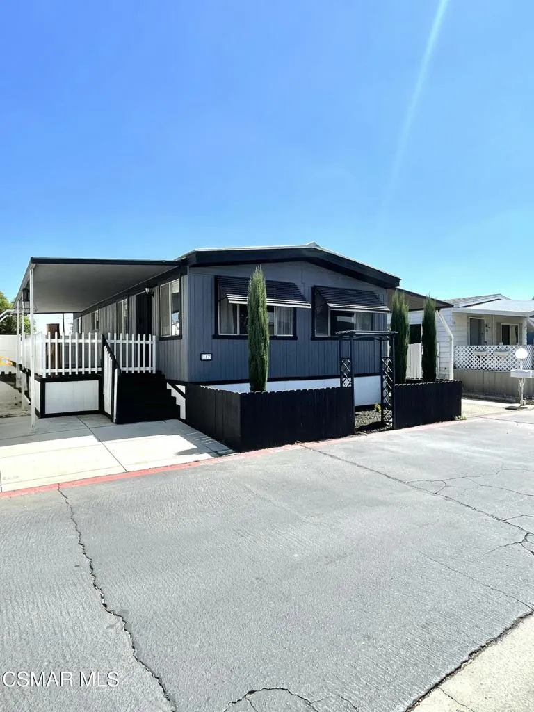 21500 Lassen Street #117 Chatsworth, CA 91311