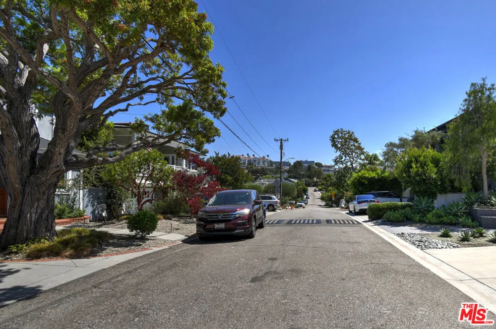 513 24th Place Hermosa Beach, CA 90254