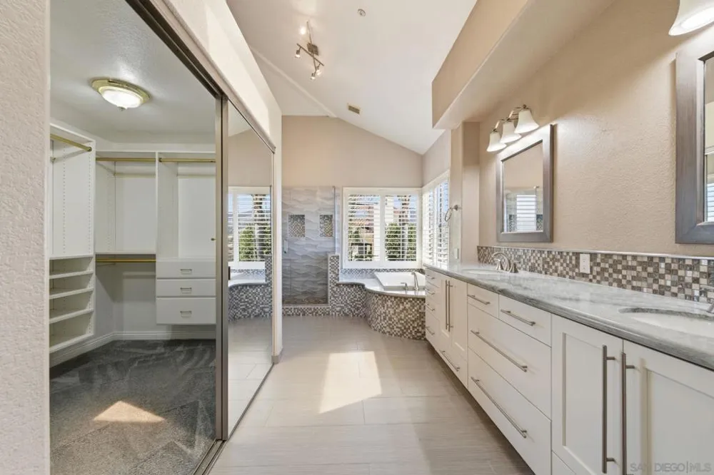 2576 Castellon Ter El Cajon, CA 92019