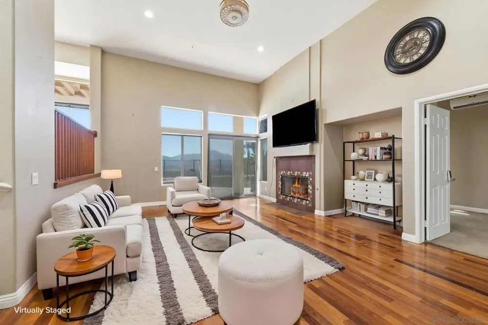 2576 Castellon Ter El Cajon, CA 92019