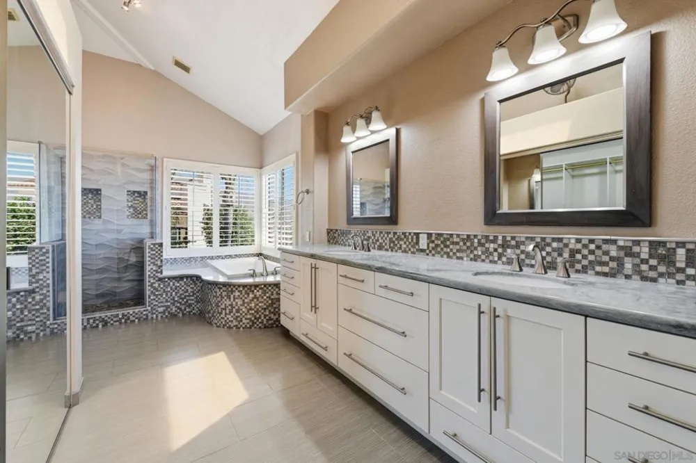 2576 Castellon Ter El Cajon, CA 92019