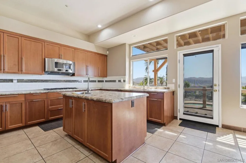 2576 Castellon Ter El Cajon, CA 92019
