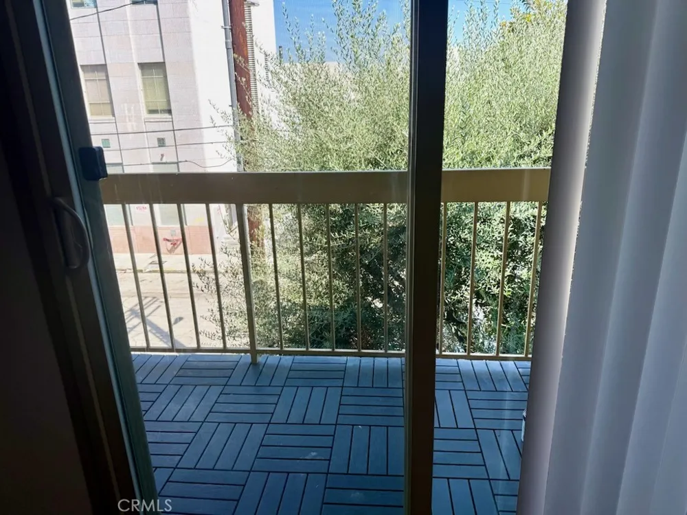 5143 Bakman Avenue #319 North Hollywood, CA 91601