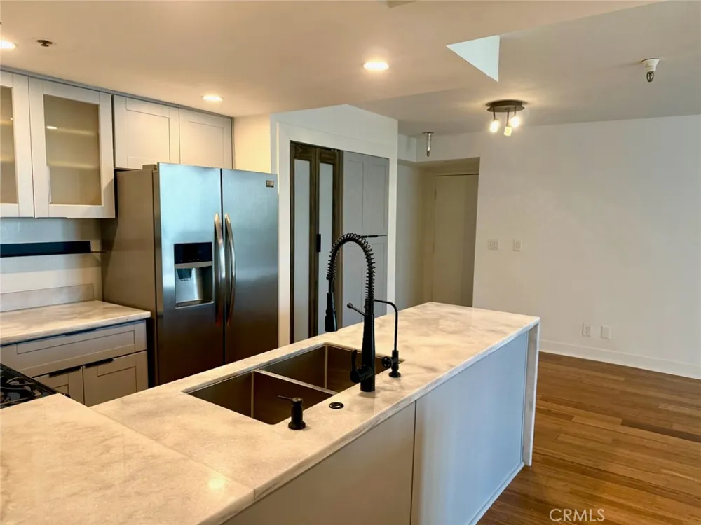 5143 Bakman Avenue #319 North Hollywood, CA 91601