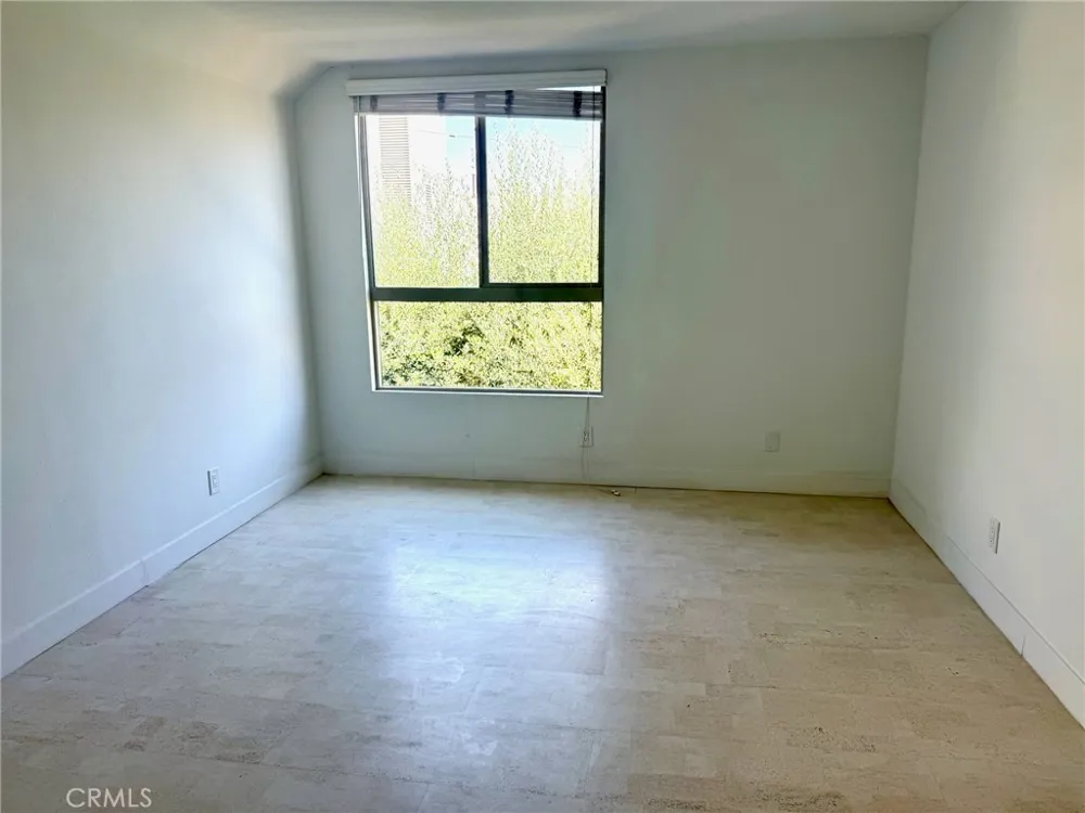 5143 Bakman Avenue #319 North Hollywood, CA 91601