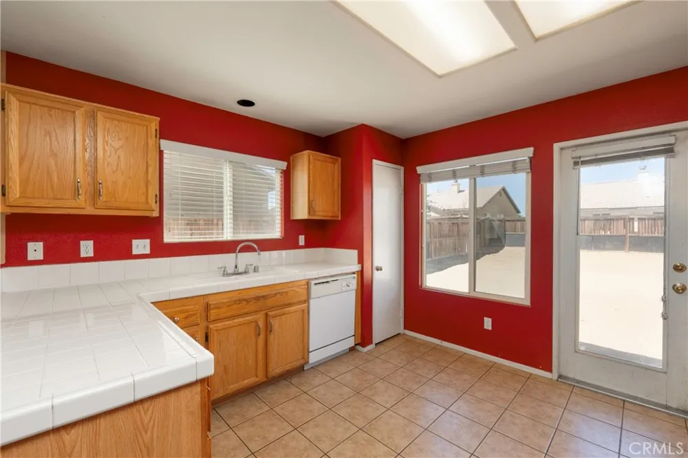 15256 Ellery Adelanto, CA 92301