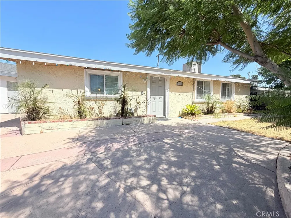 11848 Chadron Pacoima, CA 91331