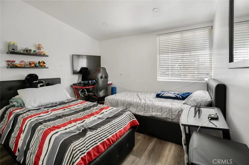 11848 Chadron Pacoima, CA 91331