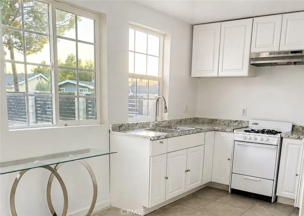11848 Chadron Pacoima, CA 91331