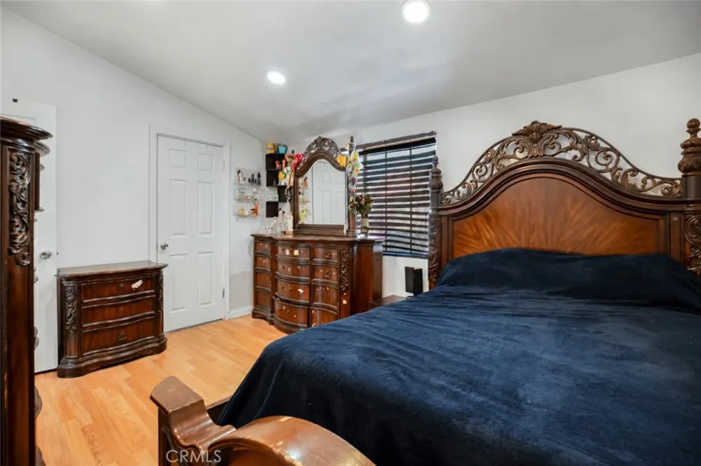 11848 Chadron Pacoima, CA 91331