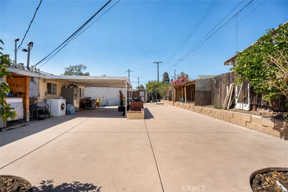 11848 Chadron Pacoima, CA 91331