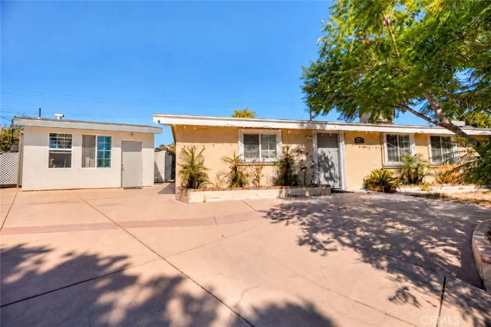 11848 Chadron Pacoima, CA 91331
