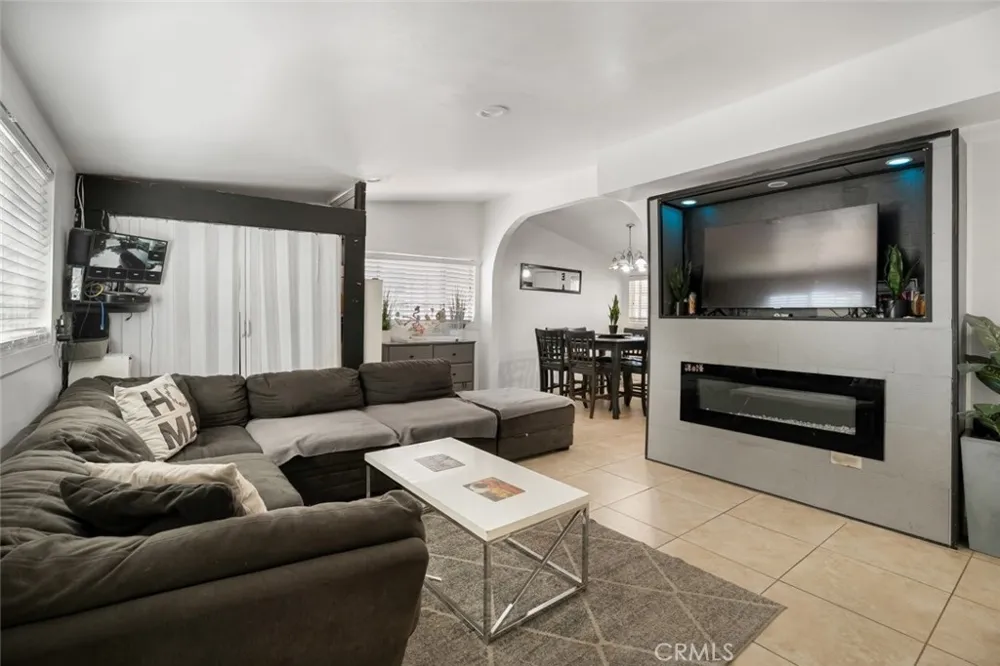 11848 Chadron Pacoima, CA 91331