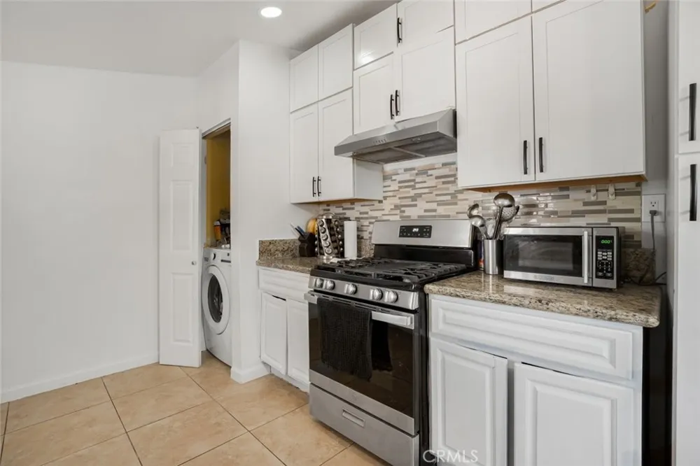 11848 Chadron Pacoima, CA 91331