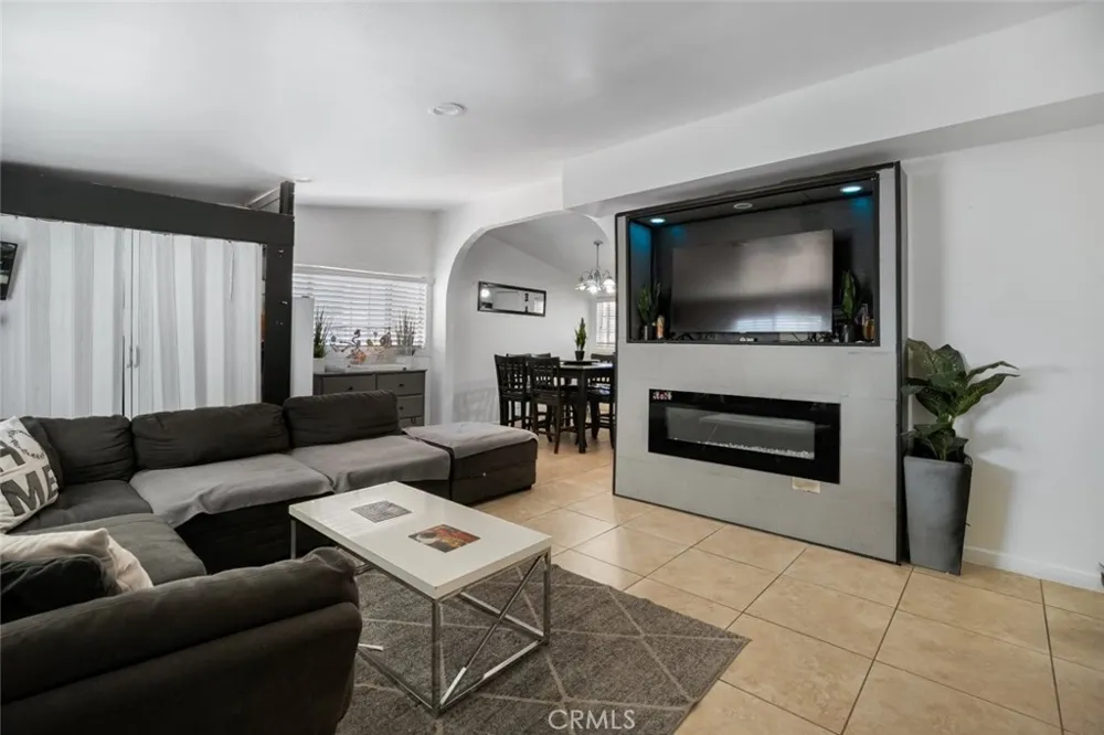 11848 Chadron Pacoima, CA 91331
