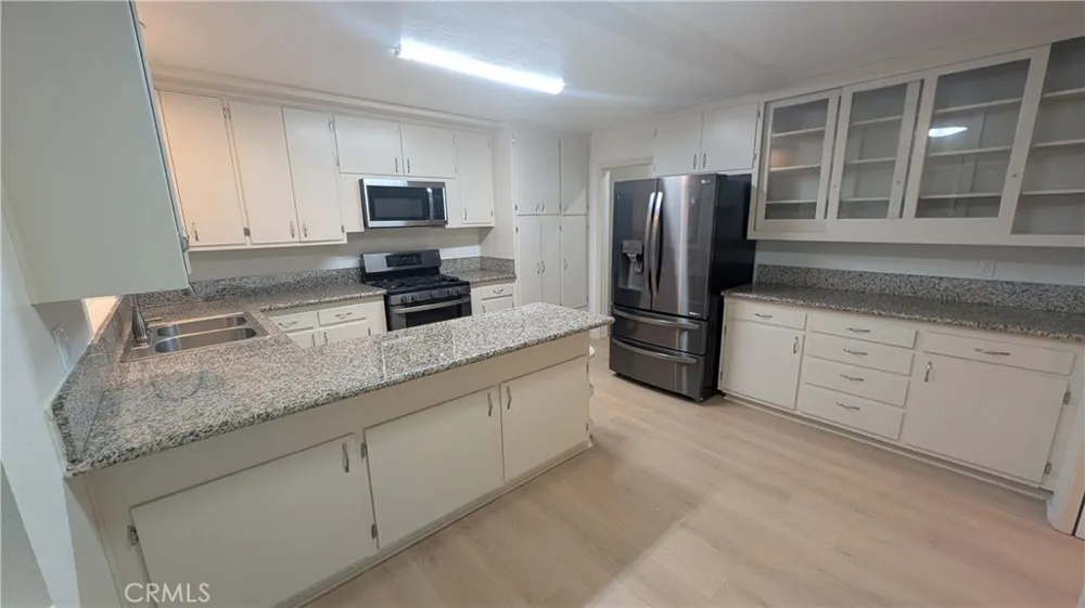 23855 Straight Crestline, CA 92325