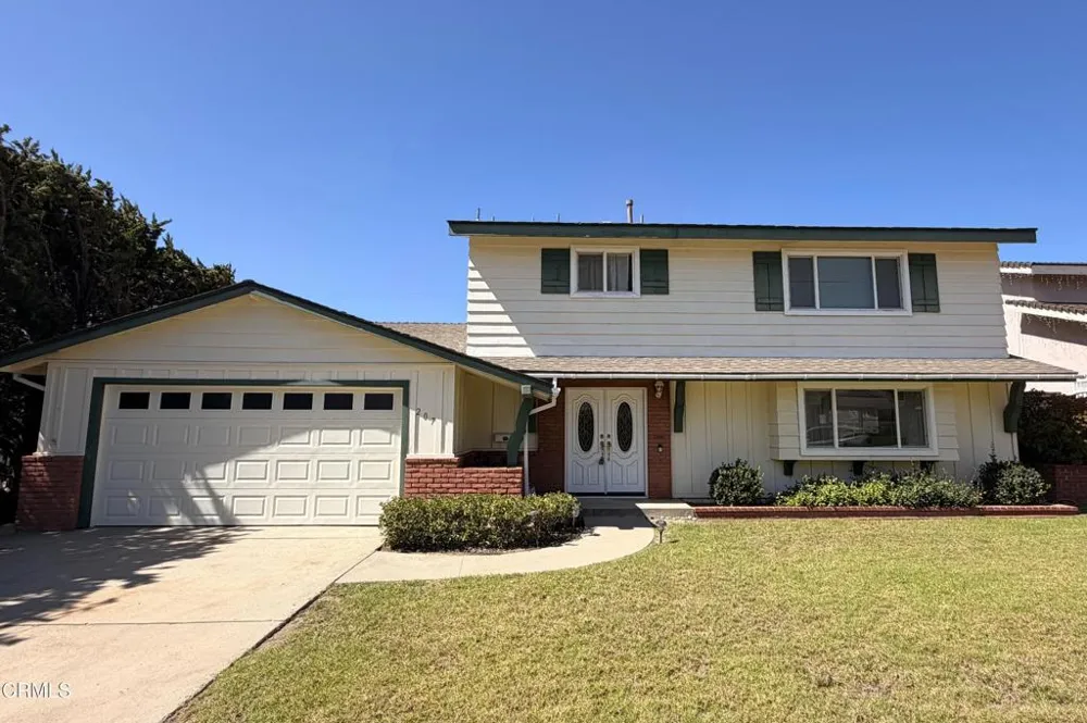 207 Gorrion Avenue Ventura, CA 93004