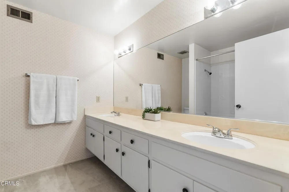 207 Gorrion Avenue Ventura, CA 93004