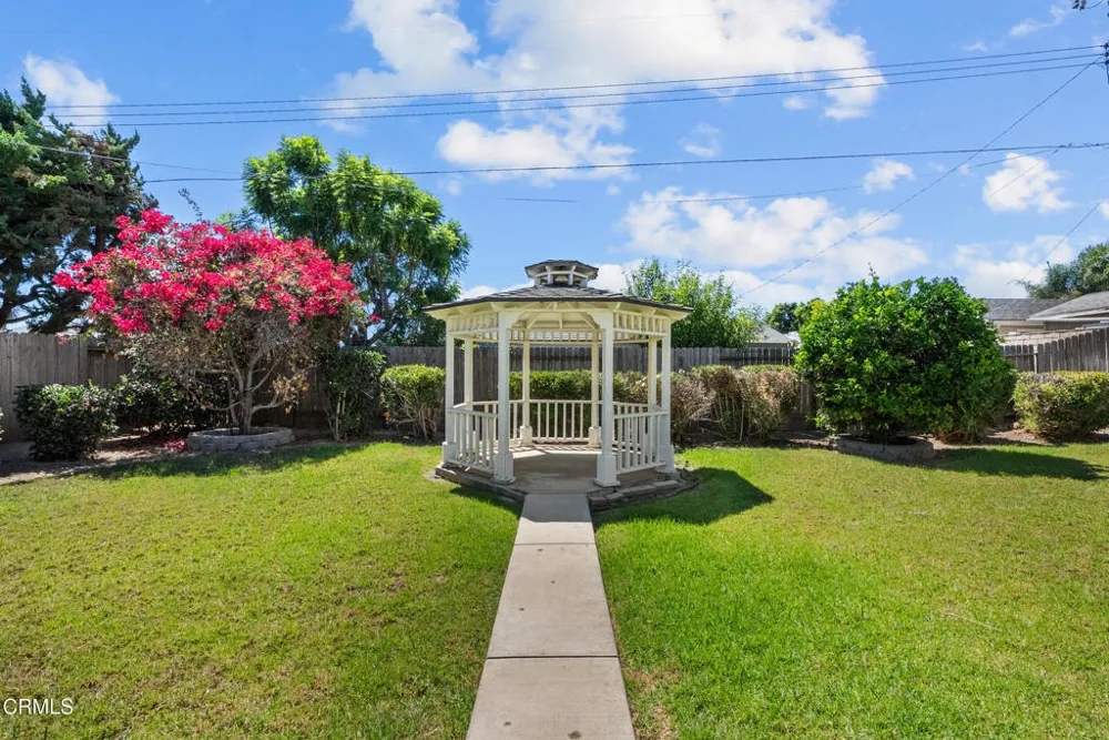 207 Gorrion Avenue Ventura, CA 93004