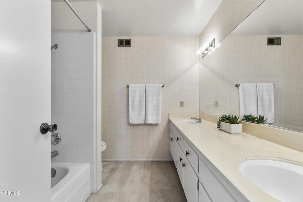 207 Gorrion Avenue Ventura, CA 93004
