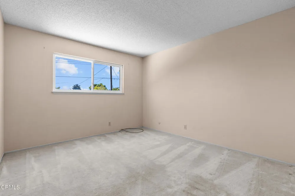 207 Gorrion Avenue Ventura, CA 93004