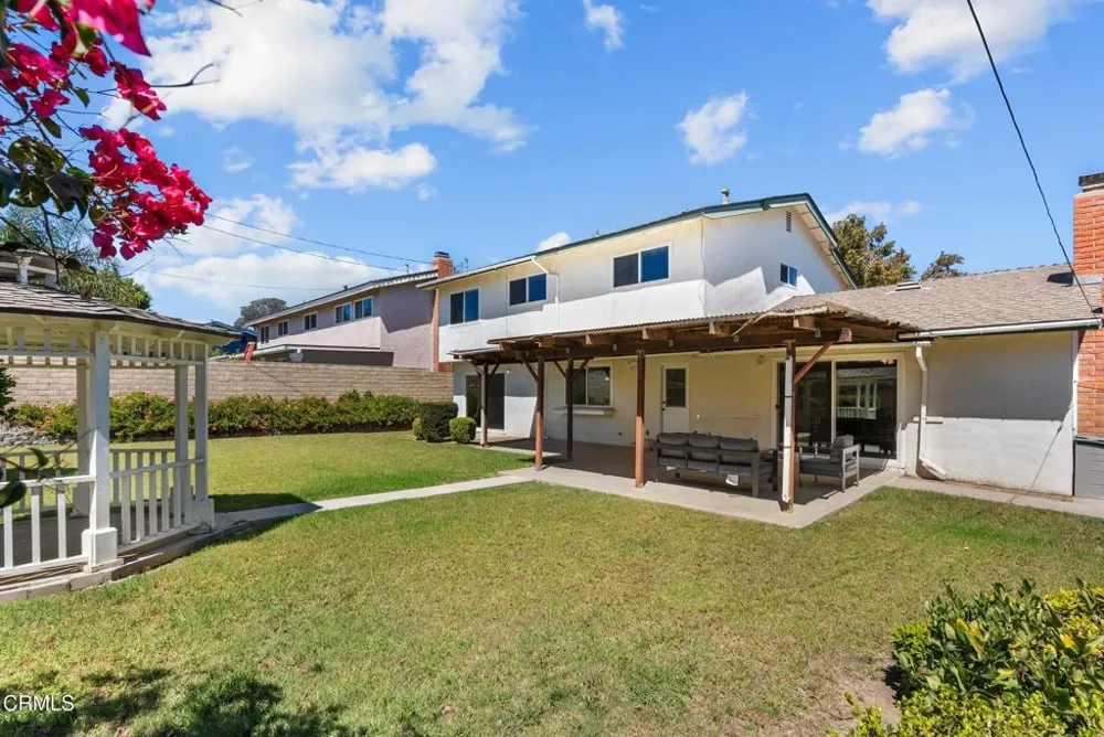 207 Gorrion Avenue Ventura, CA 93004