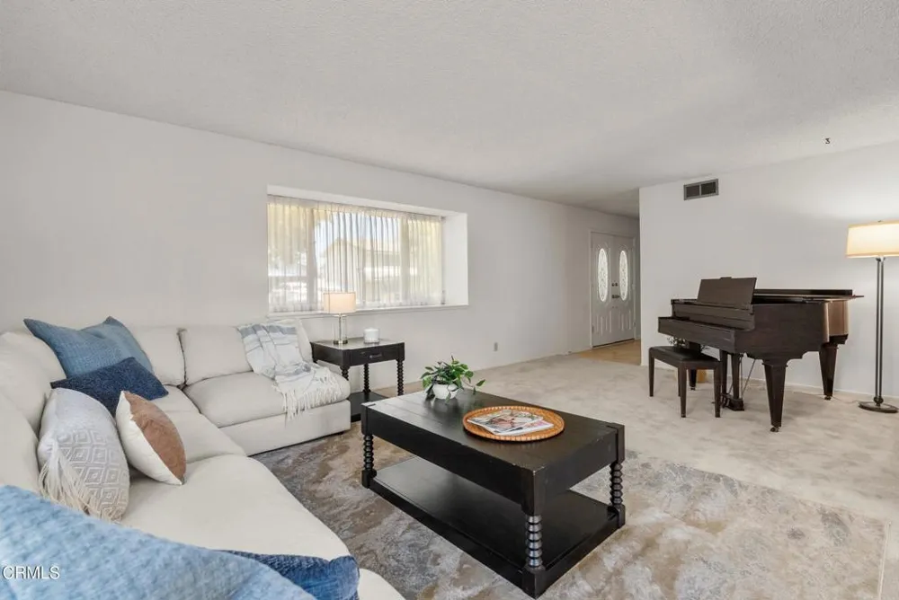 207 Gorrion Avenue Ventura, CA 93004