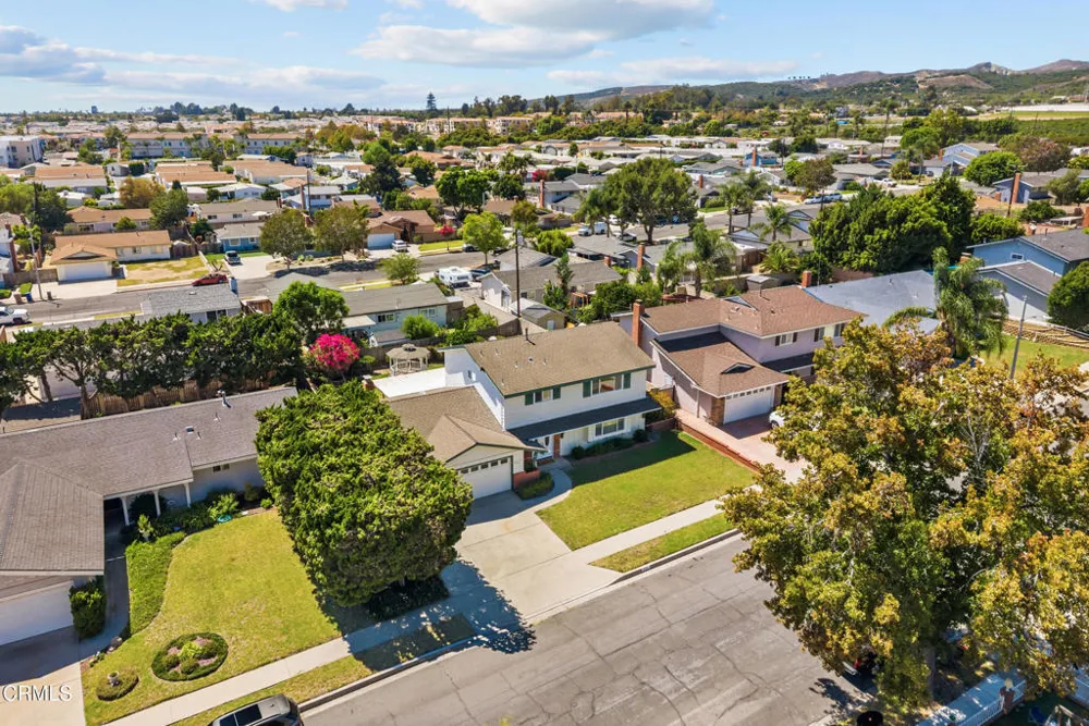 207 Gorrion Avenue Ventura, CA 93004