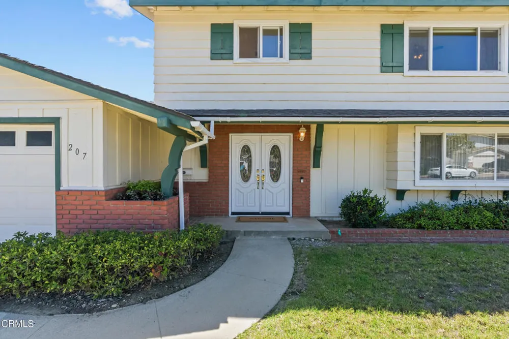 207 Gorrion Avenue Ventura, CA 93004