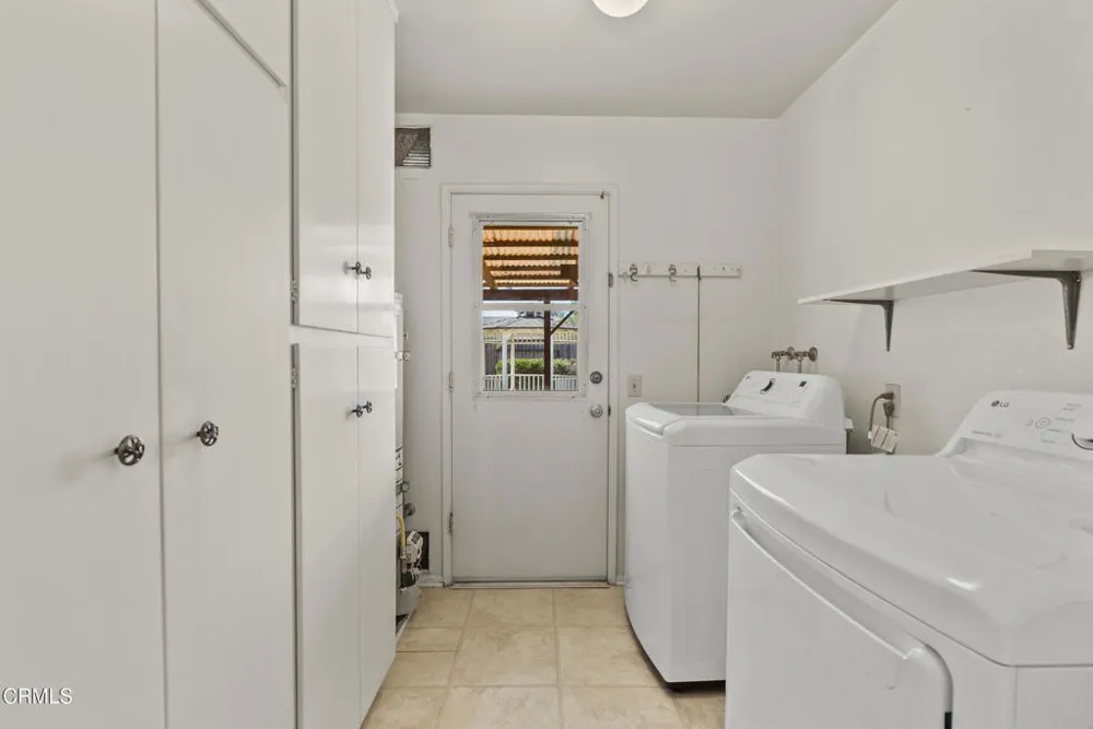 207 Gorrion Avenue Ventura, CA 93004