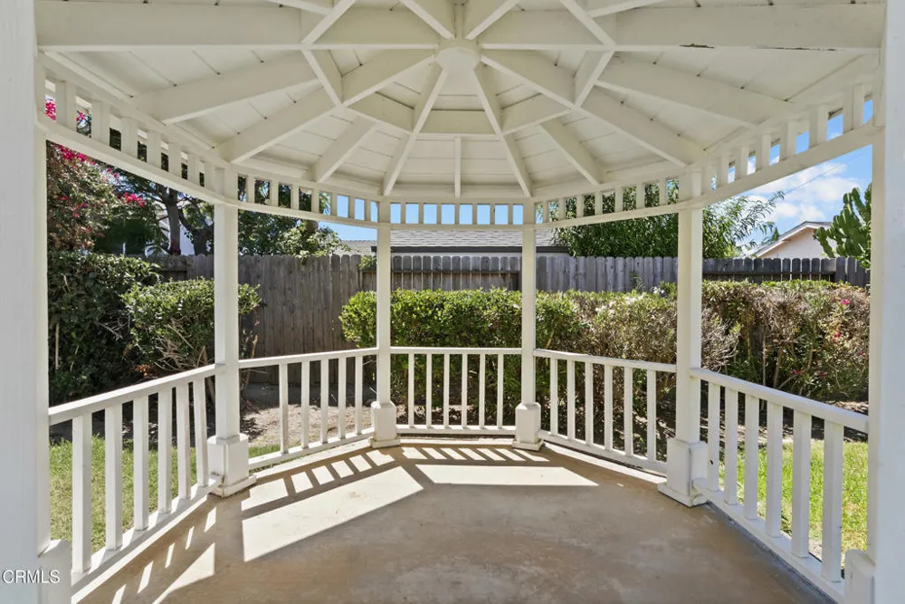 207 Gorrion Avenue Ventura, CA 93004