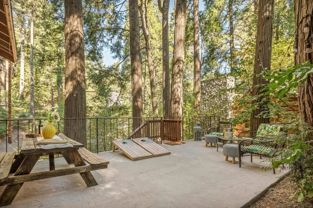 625 Cottage Grove Rd Lake Arrowhead, CA 92352