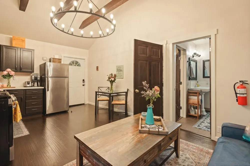625 Cottage Grove Rd Lake Arrowhead, CA 92352