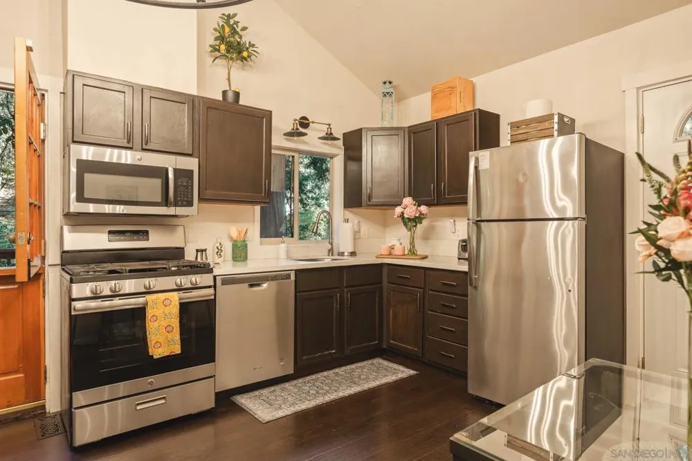 625 Cottage Grove Rd Lake Arrowhead, CA 92352