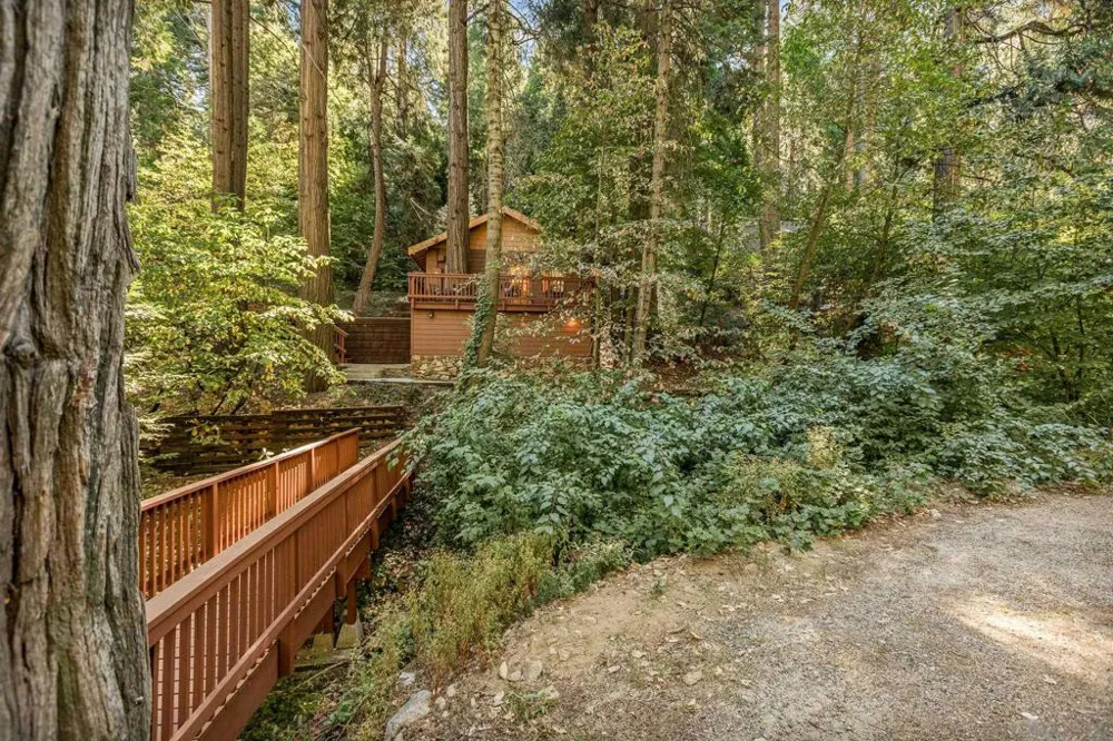 625 Cottage Grove Rd Lake Arrowhead, CA 92352