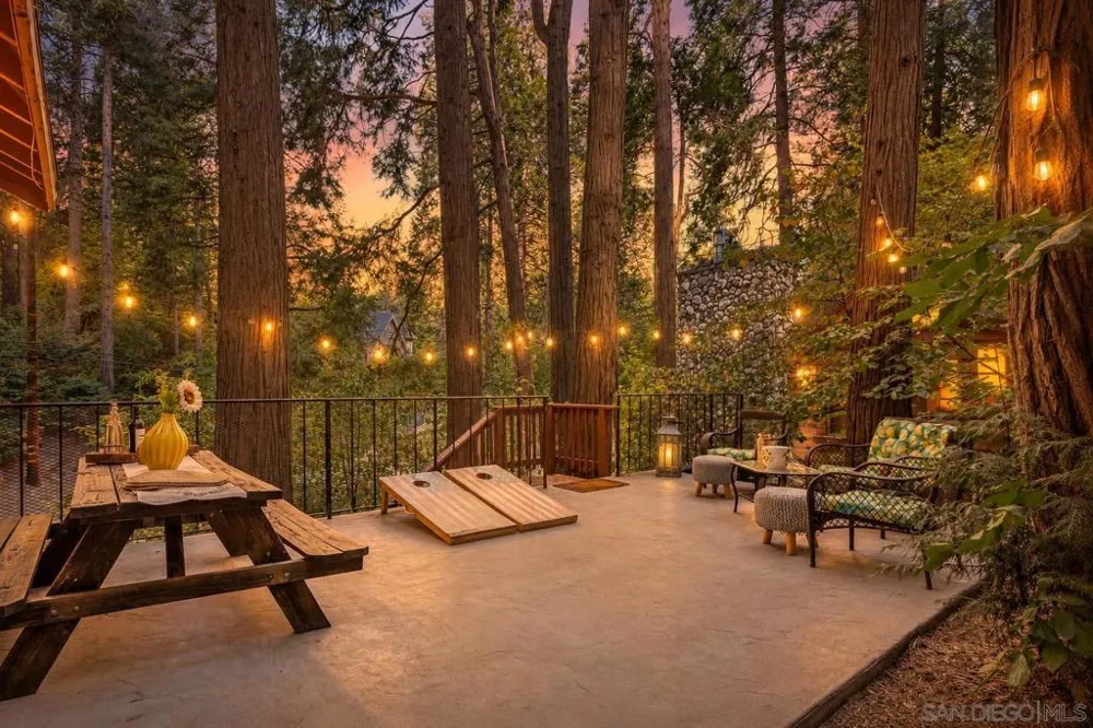 625 Cottage Grove Rd Lake Arrowhead, CA 92352