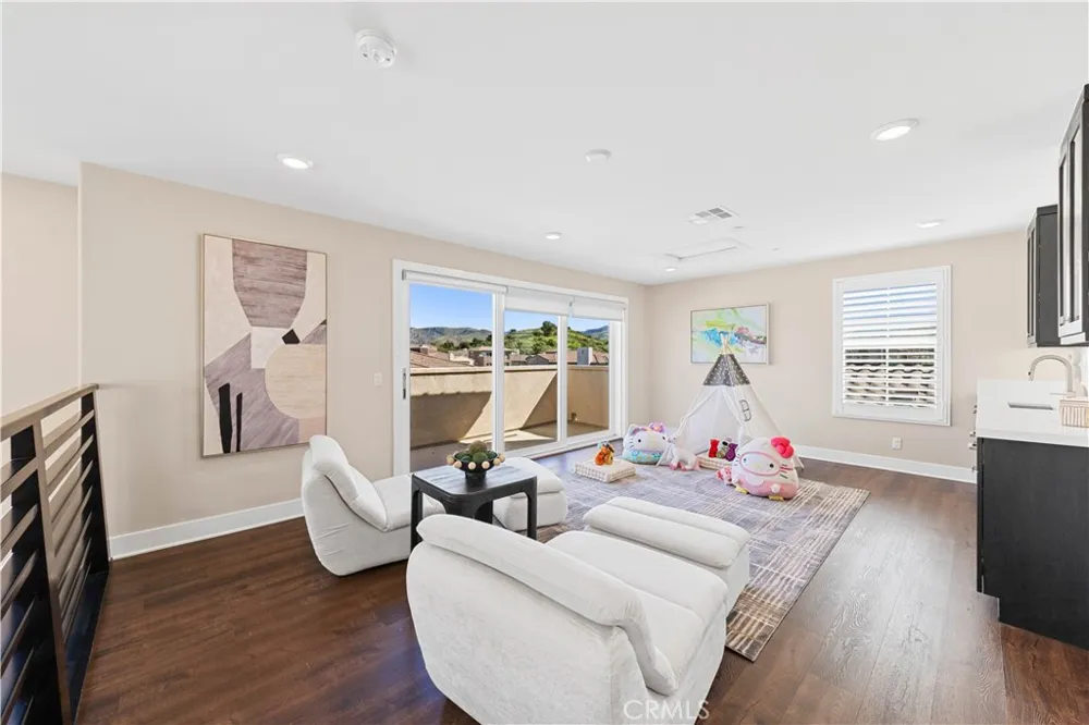 91 Pelican Irvine, CA 92618