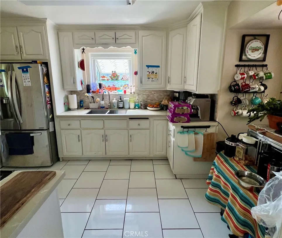 2925 San Francisco Long Beach, CA 90806