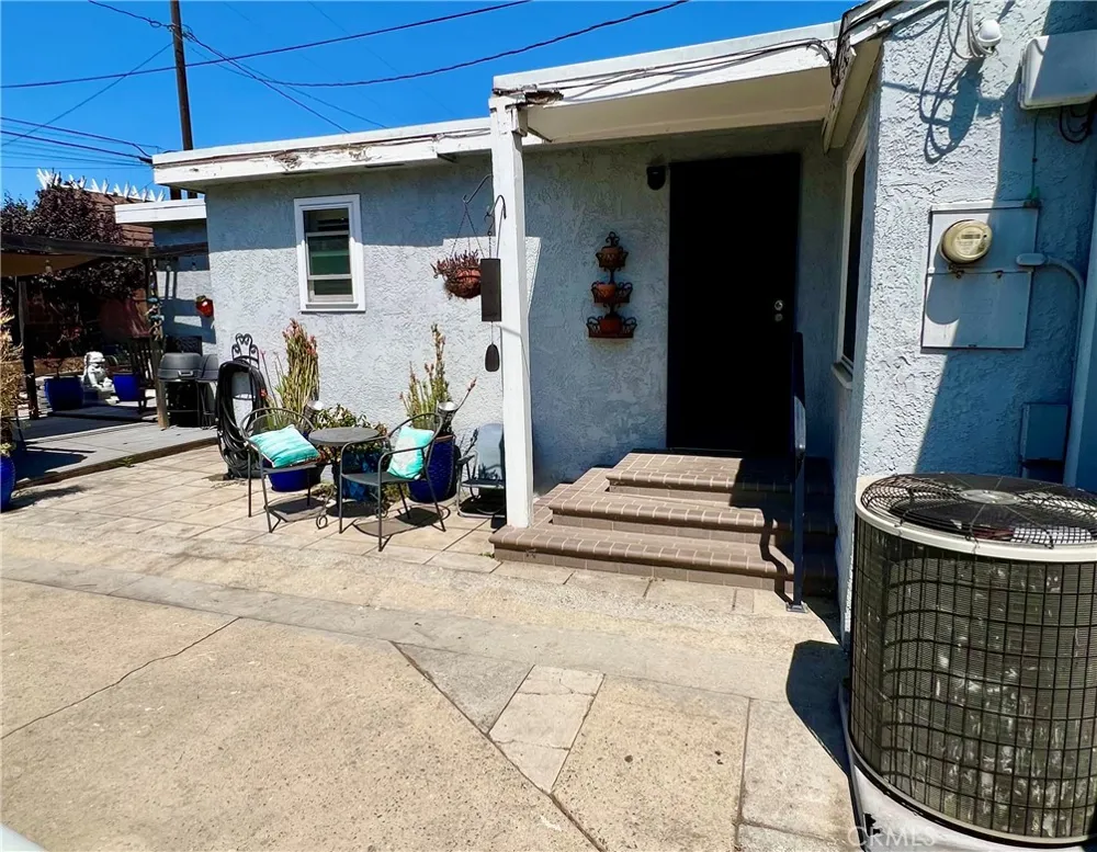 2925 San Francisco Long Beach, CA 90806