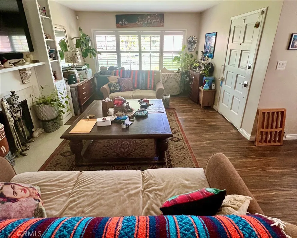 2925 San Francisco Long Beach, CA 90806