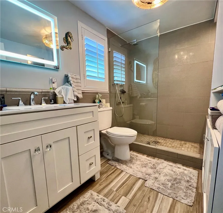 2925 San Francisco Long Beach, CA 90806