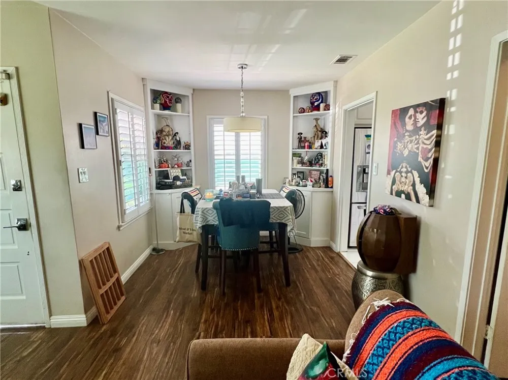 2925 San Francisco Long Beach, CA 90806