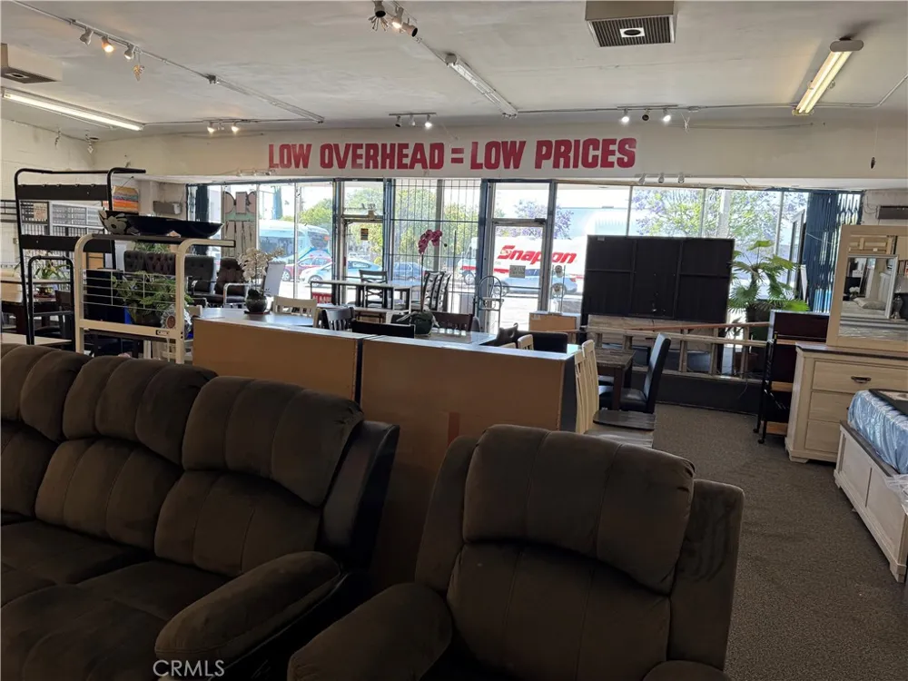 520 E Holt Pomona, CA 91767