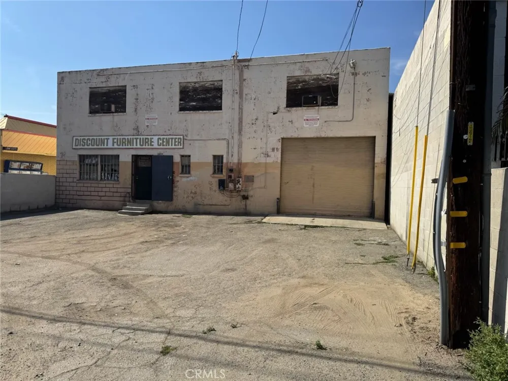 520 E Holt Pomona, CA 91767